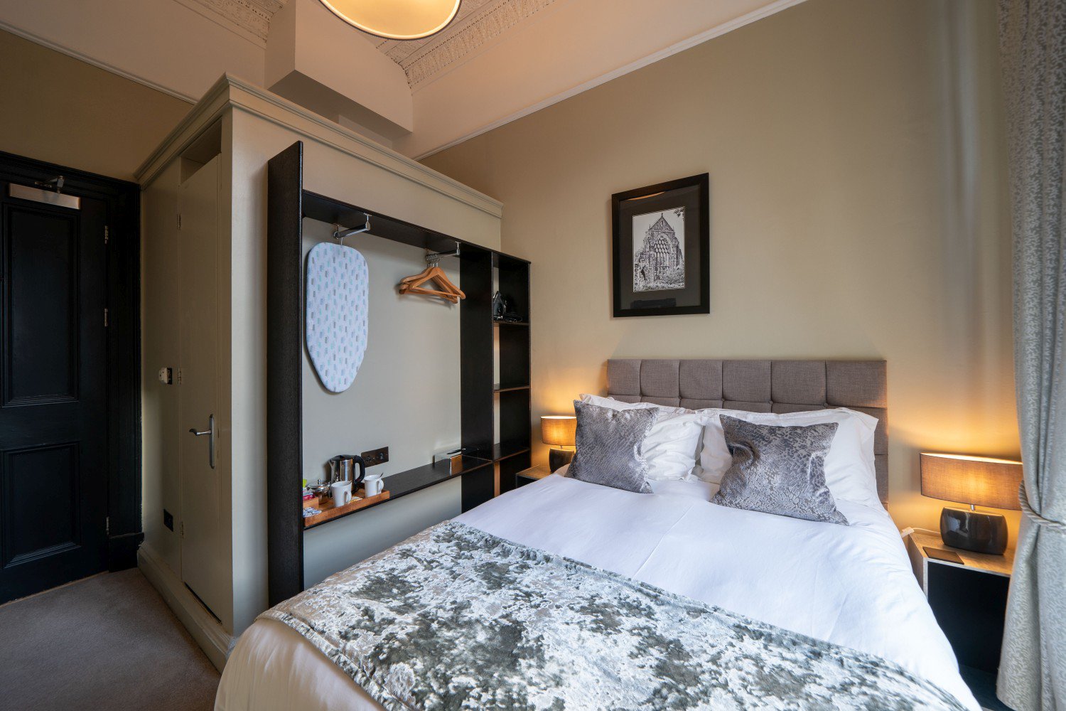 City Double Room 4