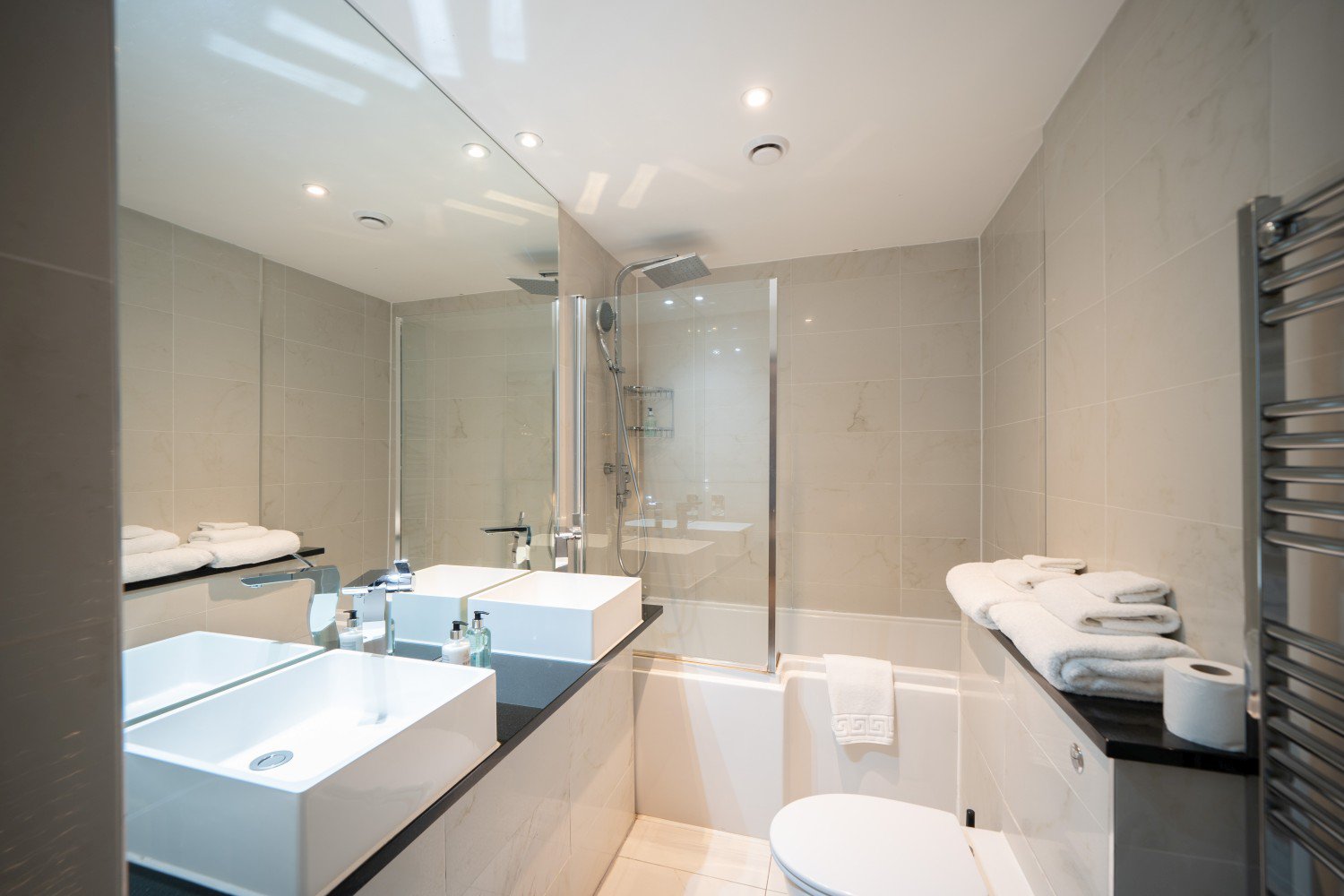 Executive Double Room 2 Bathroom