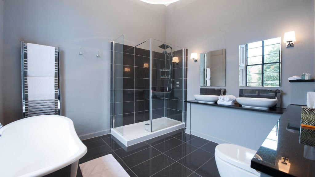 Georgian Suite Bathroom Room 6