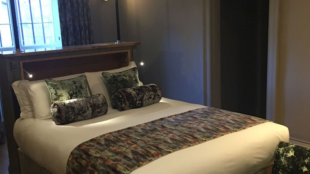 Mini Suite Room 14