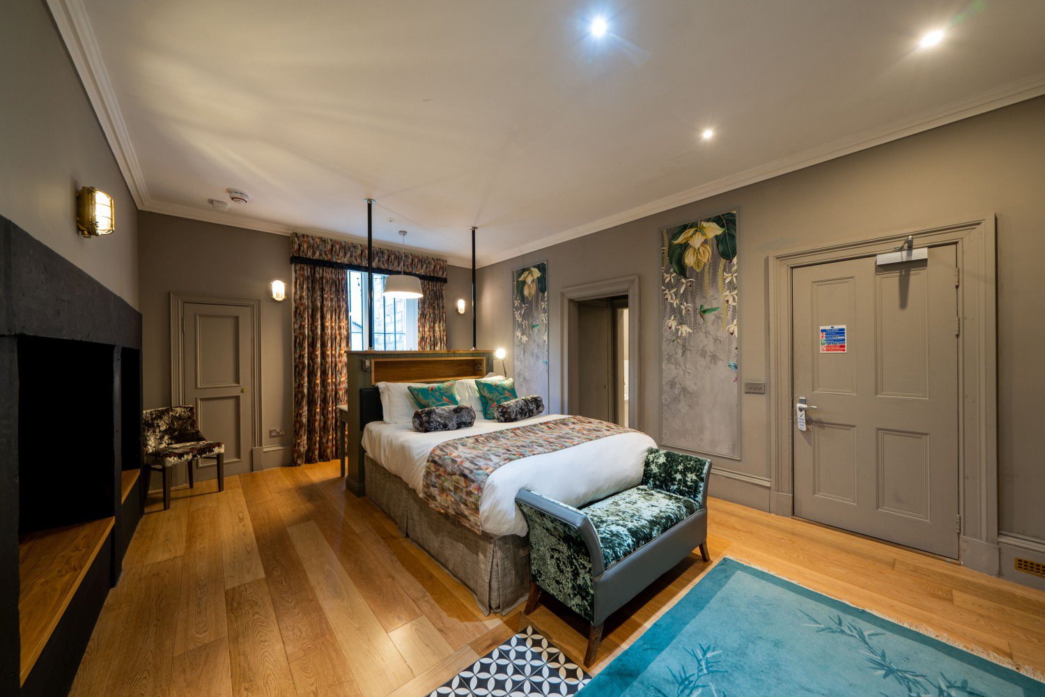 Mini Suite Room 14