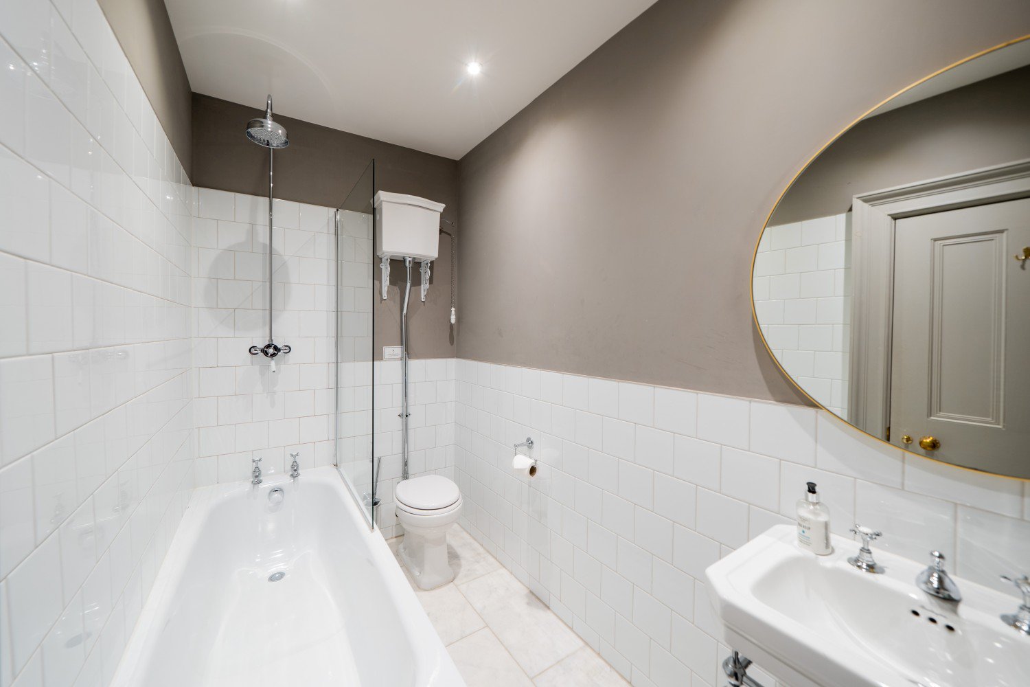 Mini Suite Bathroom Room 14
